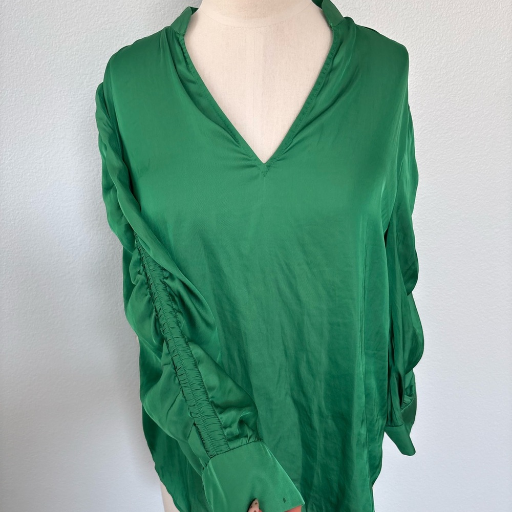 White House Black Market Vibrant Green Blouse